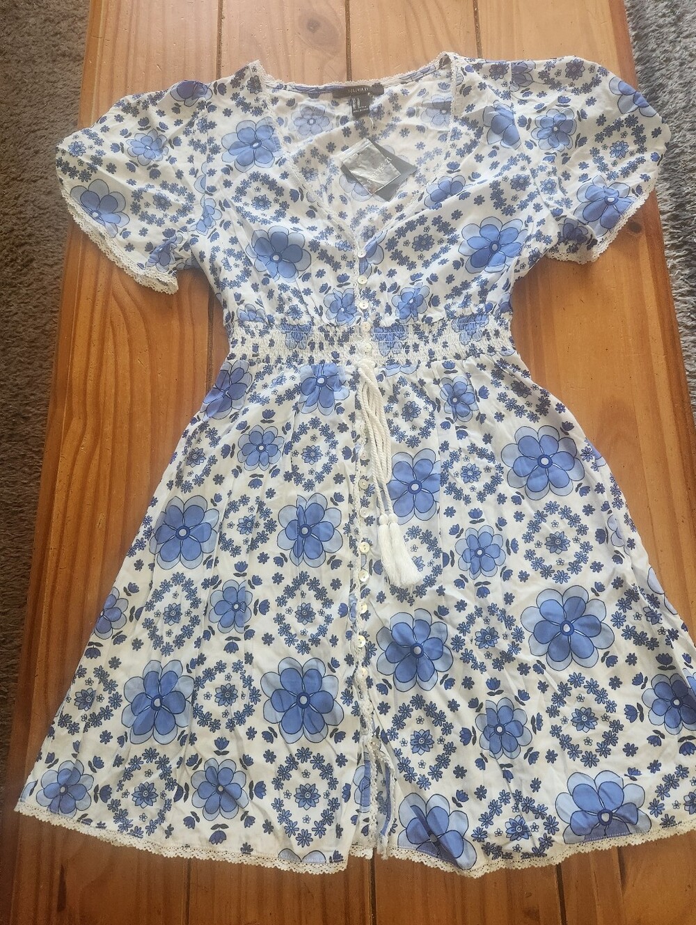 Forever 21 Floral Button Up Dress Blue/White Size Medium New With Tags